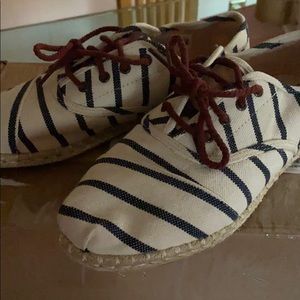 Tennis shoes white and blue lines w 6.5 size